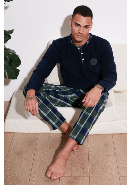 Ekoseli Regular Fit Düğmeli Bisiklet Yaka Kışlık Polar Pijama Takımı Erkek Pijama Takımı 60961001
