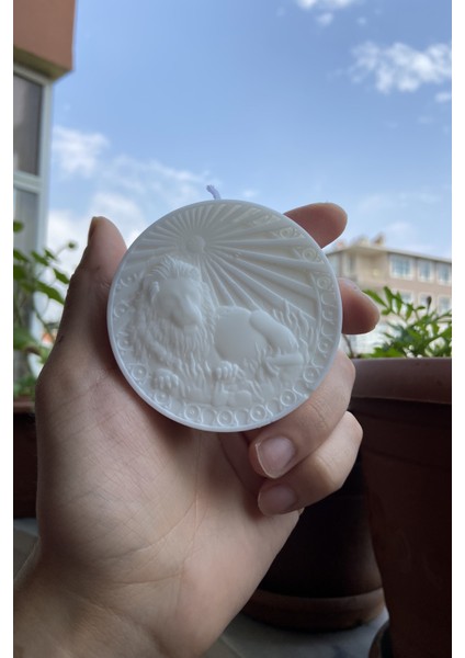 Dekoratif Astroloji Serisi Burç Mumları Kokulu Mum - Aslan Burcu Soya Wax Candle 1 Adet Beyaz Mum