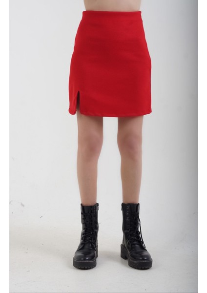 Kırmızı Yırtmaçlı Mini Etek modelleri