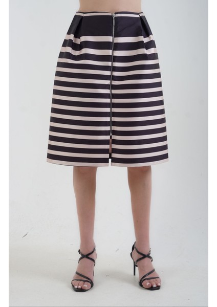 Ince Çizgili Önü Fermuarlı Saten Etek modelleri