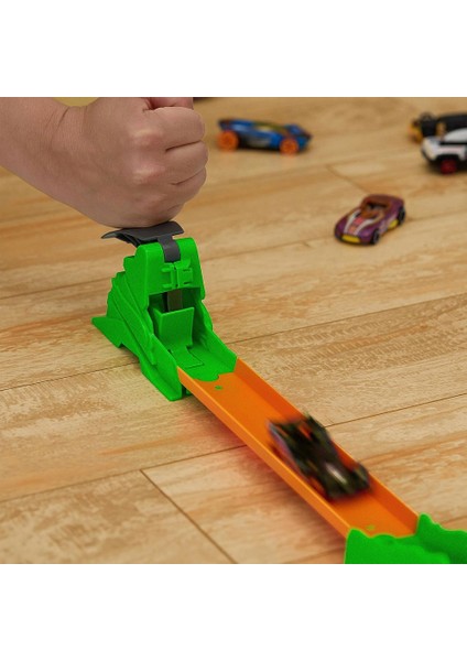 Track Builder Heyecanlı Atlayış Akrobasi Seti HKX47