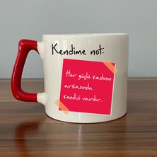 Mor Mürekkep Kendime Not: Her Güçlü Kadının Arkasında Kendisi Vardır Baskılı Kırmızı Kulplu D Kupa