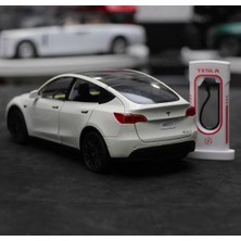 Carstore Tesla Model Y 1:24 Birebir Işıklı Maket Beyaz Sarj Istasyonlu