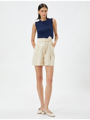 Koton İpeksi Dokulu Şort Kemerli Cepli