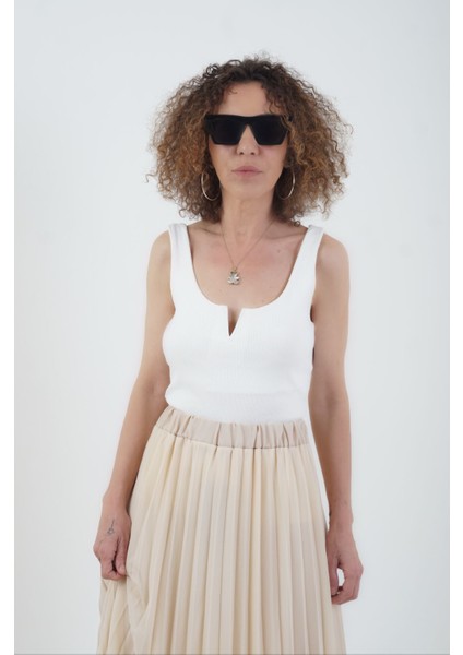 Ekru V Demirli Atlet