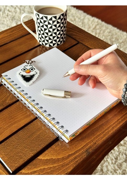 Spiralli Defter Sert Kapak 192 Sayfa 96 Yaprak 17X24 cm 90GR. Noktalı