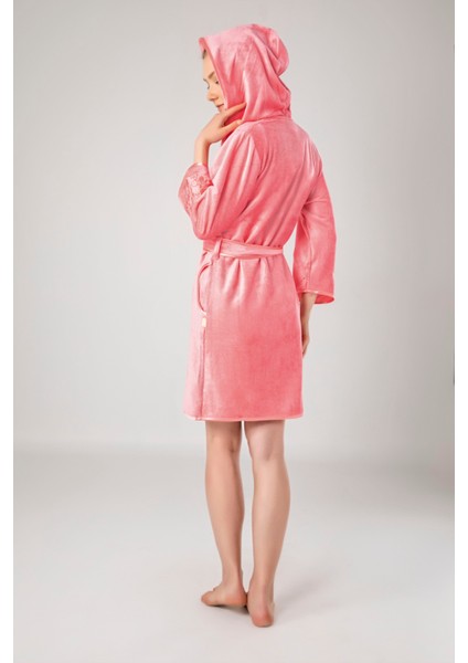 Nakışlı Pamuklu Bayan Bornozu fiyatları