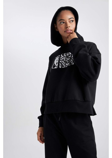 Fit NBA Wordmark Kapüşonlu Kalın Sweatshirt A8971AX23AU fırsatları
