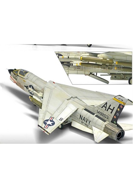 12521 1/72 Usn F-8e VF-162 (The Hunters) Savaş Uçağı Demonte Plastik Maketi