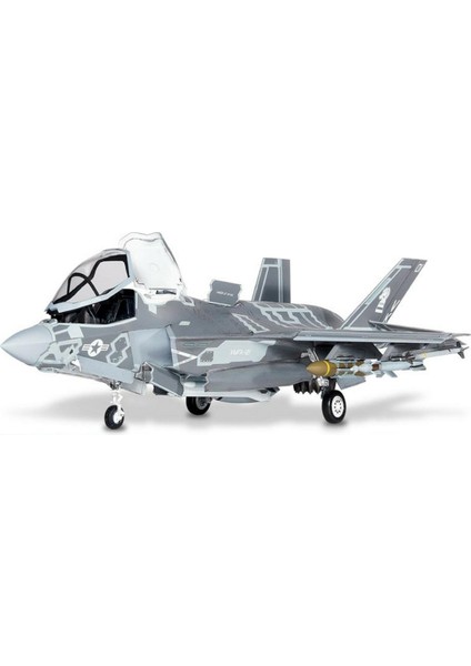 12569 1/72 F-35 B Lightningh Iı VMFA-121 (Yeşil Şövalyeler) Savaş Uçağı Demonte Plastik Maketi