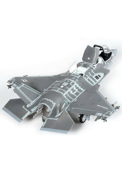 12569 1/72 F-35 B Lightningh Iı VMFA-121 (Yeşil Şövalyeler) Savaş Uçağı Demonte Plastik Maketi