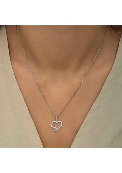 Gümüş Kalpli Sonsuzluk Bayan Kolye fırsatları