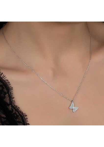 Swarovski Taşlı Gümüş Kelebek Bayan Kolye