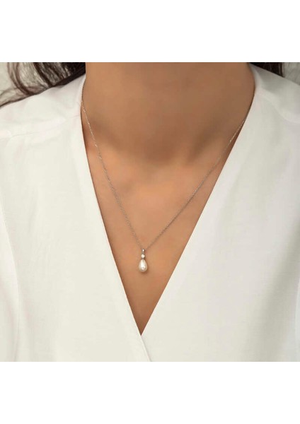 Gümüş Damla Inci Bayan Kolye