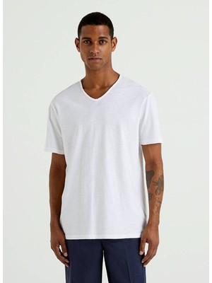 Benetton V Yaka Beyaz Erkek T-Shirt 123P3JE1J4264