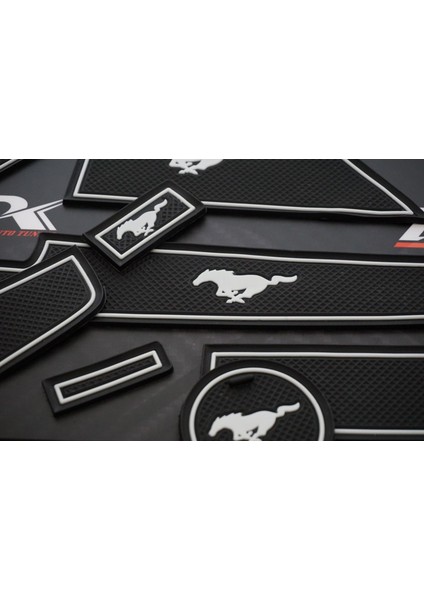 Mustang 6 2015-2019 Araç Içi Silikon Kaymaz Ped Kaplama Seti fırsatları