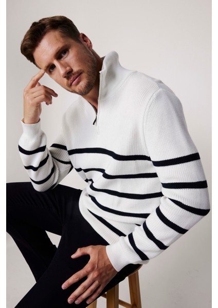 Erkek Slim Fit Fermuarlı Dik Yaka Çizgili Pamuklu Kazak