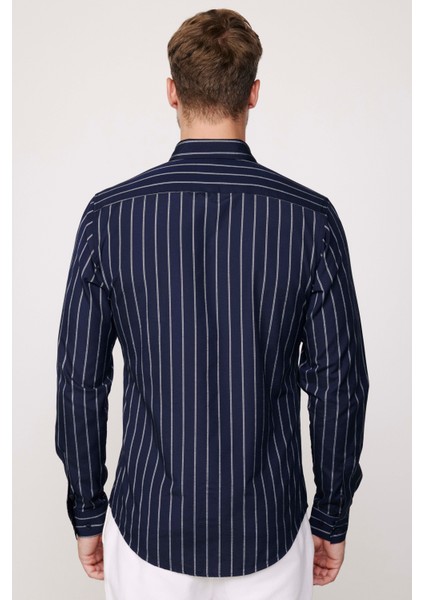 Slim Fit Pamuklu Kolay Ütü Çizgili Lacivert Erkek Gömlek indirimleri