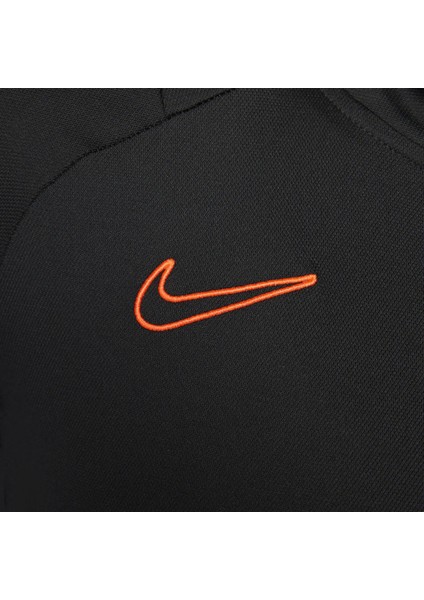 FD4120-011 Dry Academy Kadın Eşofman Takımı modelleri