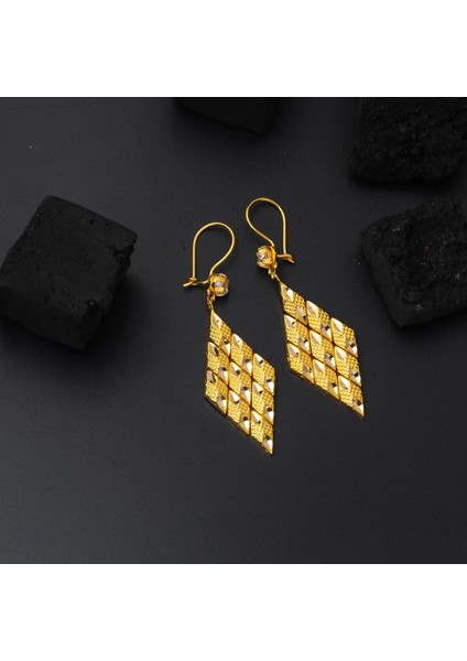 14 Ayar Baklava Dilimi Sallantılı Altın Küpe