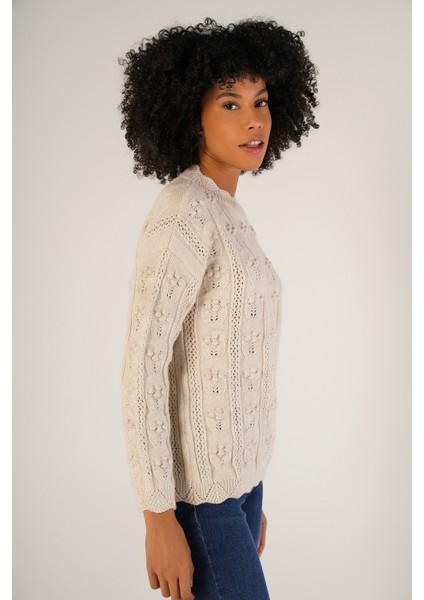 Kadın Bej Pon Pon Desenli Ajurlu Bisiklet Yaka Yün Kazak TRIST-6146 fırsatları