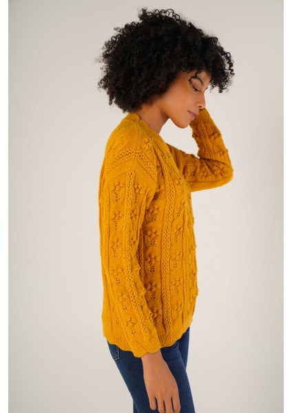 Kadın Hardal Pon Pon Desenli Ajurlu Bisiklet Yaka Yün Kazak TRIST-6146 fiyatları