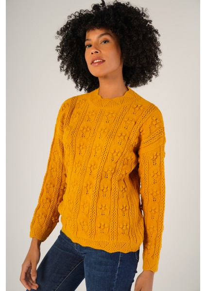 Kadın Hardal Pon Pon Desenli Ajurlu Bisiklet Yaka Yün Kazak TRIST-6146 fırsatları