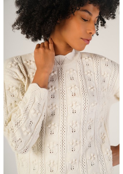 Kadın Kemik Pon Pon Desenli Ajurlu Bisiklet Yaka Yün Kazak TRIST-6146 indirimleri