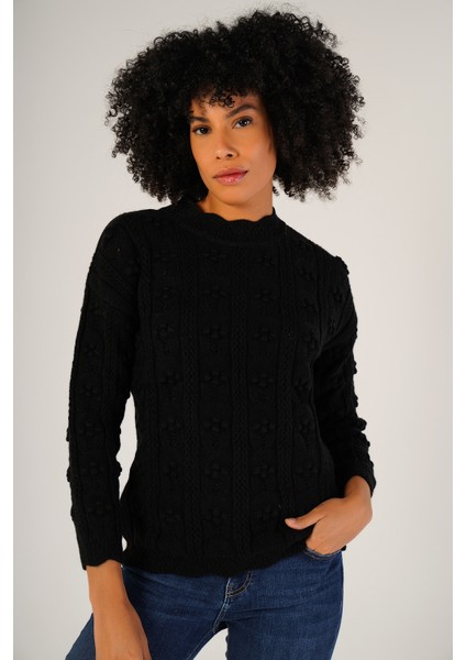 Kadın Siyah Pon Pon Desenli Ajurlu Bisiklet Yaka Yün Kazak TRIST-6146