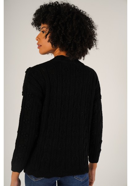 Kadın Siyah Pon Pon Desenli Ajurlu Bisiklet Yaka Yün Kazak TRIST-6146 modelleri