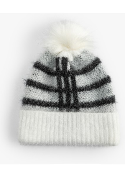 Ponponlu Peluş Bere