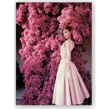 Caka Tablo   Ahşap Tablo Audrey Hepburn Kırmızı Çiçekler Önünde Yakın Çekim