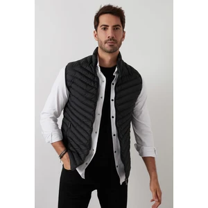 Slim Fit Dik Yaka Kapitone Şişme Yelek Erkek Yelek 5852004