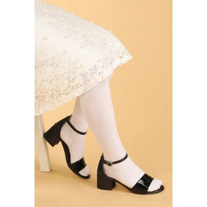 Kiko 768 Ayna Kum Günlük Kız Çocuk 3 cm Topuk Sandalet Ayakkabı