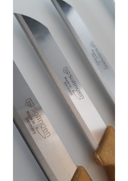 3 Adet Simli Gold Meyve Bıçağı, 1 Adet Düz Soyacak ve 1 Mikro Tırtıklı Doğrama Bıçağı Seti modelleri