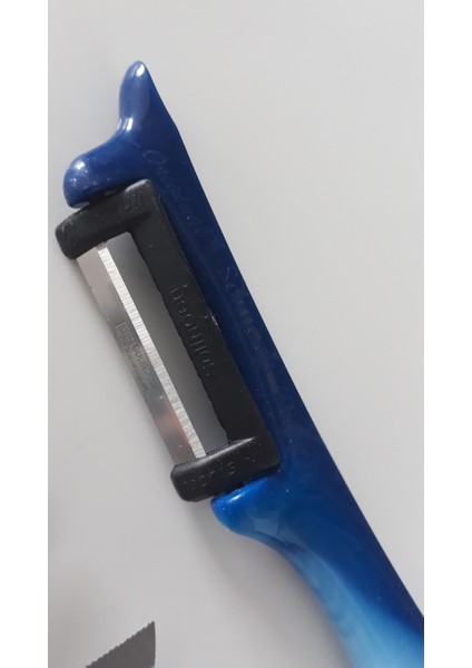 6 Adet Ebruli Mavi Meyve Bıçağı 1 Adet Topuz Saplı Yan Soyacak ve 1 Adet Mikro Tırtıklı Doğrama Bıçağı Seti indirimleri