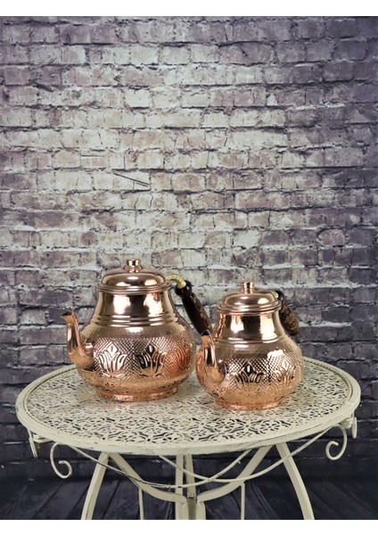 Aile Boyu Kırmızı Işleme Bakır Çaydanlık