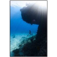 Tablo Dekor Denizin Dibindeki Kayalıklara Ulaşan Dalgıç Kanvas Tablo