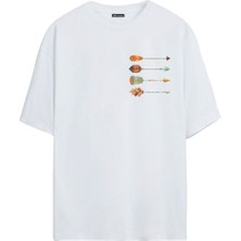 The Wert Dört Renkli Oklar Baskılı Beyaz Oversize Tshirt