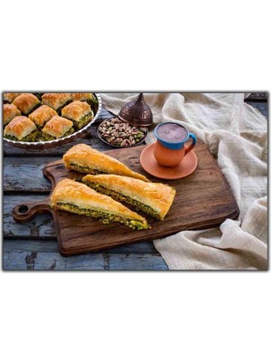 Tablo Dekor Türk Kahvesi Eşliğinde Fıstıklı Baklava Kanvas Tablo