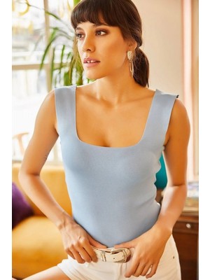 Butikems Kadın Açık Mavi Kalın Askılı Kare Yaka Triko Bluz