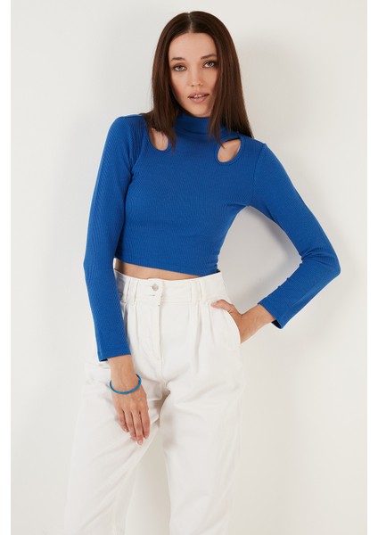 Esnek Slim Fit Cut Out Pencereli Dik Yaka Crop Bluz Bayan Bluz 5865348 modelleri