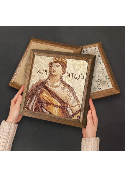 Soteria, Çingene Kızı, Satranç Oyunu, İki Müzisyen Kız Ahşap Çerçeveli Taş Duvar Tablosu 4’lü Set – 25x25 cm Dekoratif Modern Sanat – Ev ve Ofis Dekoru |W4-762| fırsatları