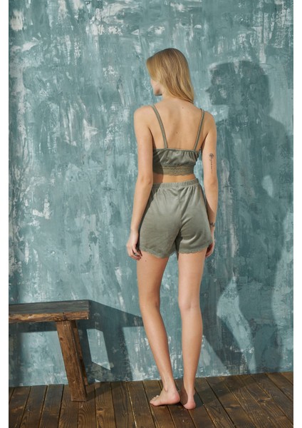 Kadın Crop Fransız Kadife Geniş Kol Sabahlıklı Dantel Detaylı Bralet Şortlu Pijama Takımı 3lü Set
