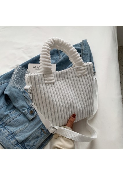 Siyah 2022 Yeni Trend Kız Çanta Moda Kadife Çanta Kadınlar Için Niş Çok Yönlü Kova Omuz Çantaları Kadın Düğme Crossbody Çanta (Yurt Dışından) fırsatları