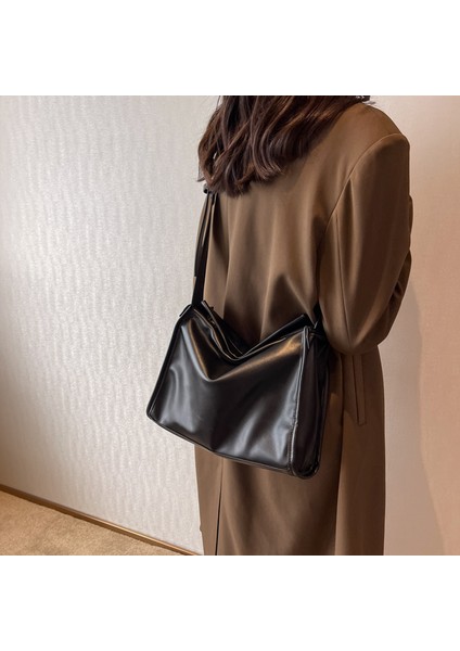 Yeşil 2022 Bayanlar Yeni Stil Omuz Çantası Moda Büyük Çanta Yastık Çanta Yumuşak Deri Kadın Çantası Düz Renk Bayanlar Messenger Çanta (Yurt Dışından) fırsatları