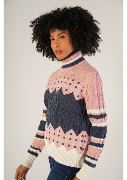 Kadın Kemik Jakarlı Saç Yürütme Desenli Balıkçı Yaka Yün Kazak TRIST-6152 fırsatları