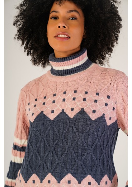 Kadın Kemik Jakarlı Saç Yürütme Desenli Balıkçı Yaka Yün Kazak TRIST-6152 indirimleri