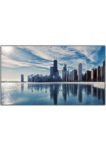 Donmuş Göle Konan Kuşlar ve Şehir Manzarası Kanvas Tablo