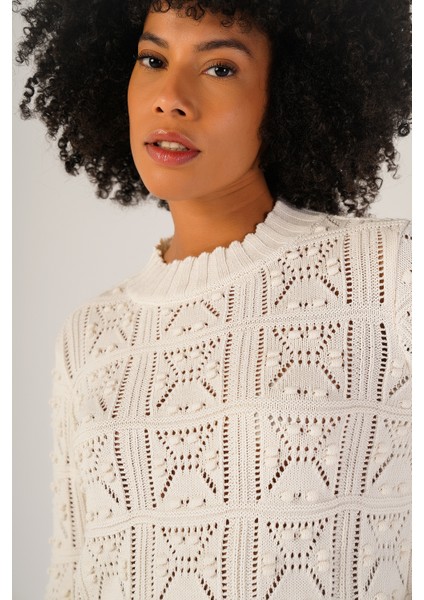 Kadın Ekru Pon Pon Desenli Ajurlu Bisiklet Yaka %100 Pamuk Kazak TRIST-6153 indirimleri